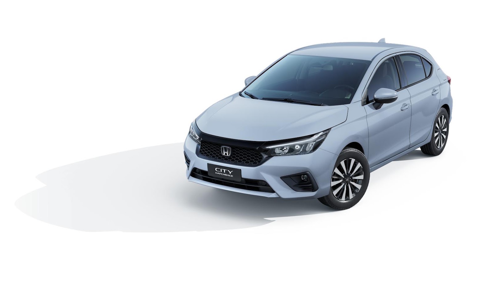 Honda City Hatchback cinza em vista dianteira